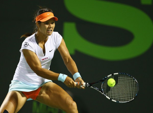 李娜再胜齐布娃 首进皇冠赛决赛与小威争冠军