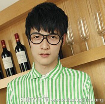 <em>男士发型七分头</em> 2014最流行清纯<em>男生发型</em>(2)