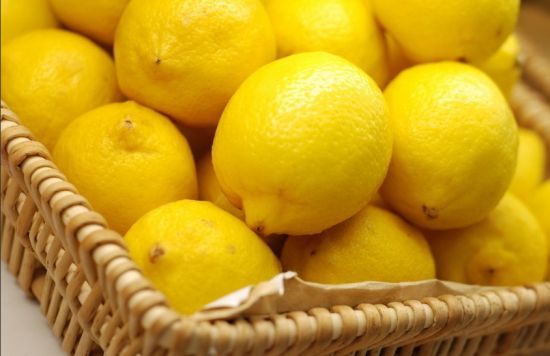 柠檬片泡水减肥法 帮你加速代谢见效快(2)
