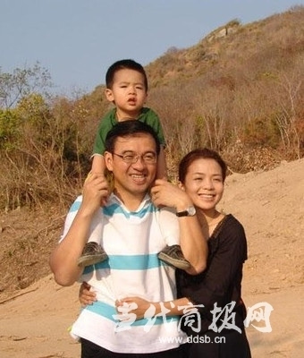 央视主播朱迅被传离婚 老公王志回应传闻不曾