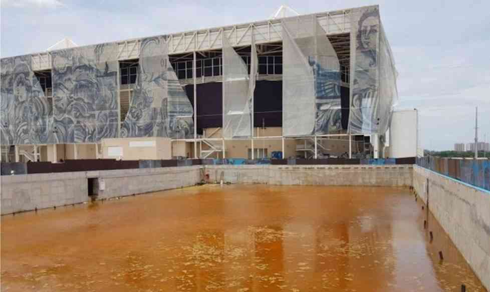 里约奥运大批场馆变废墟 游泳馆成泥沼