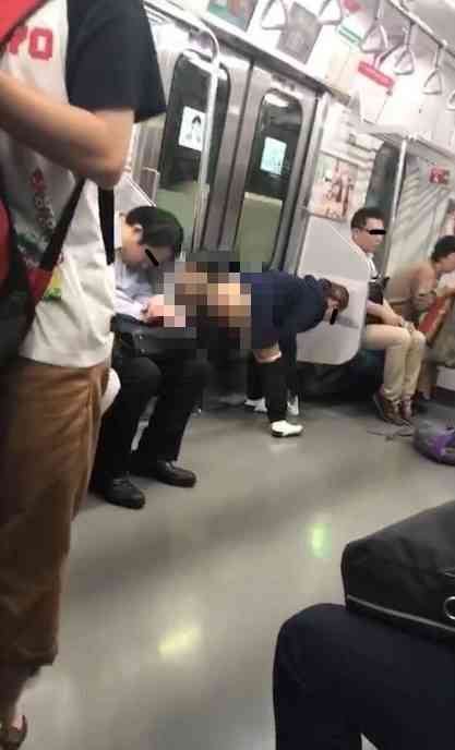 一女子在日本電車上當眾小便竟被認為是中國人